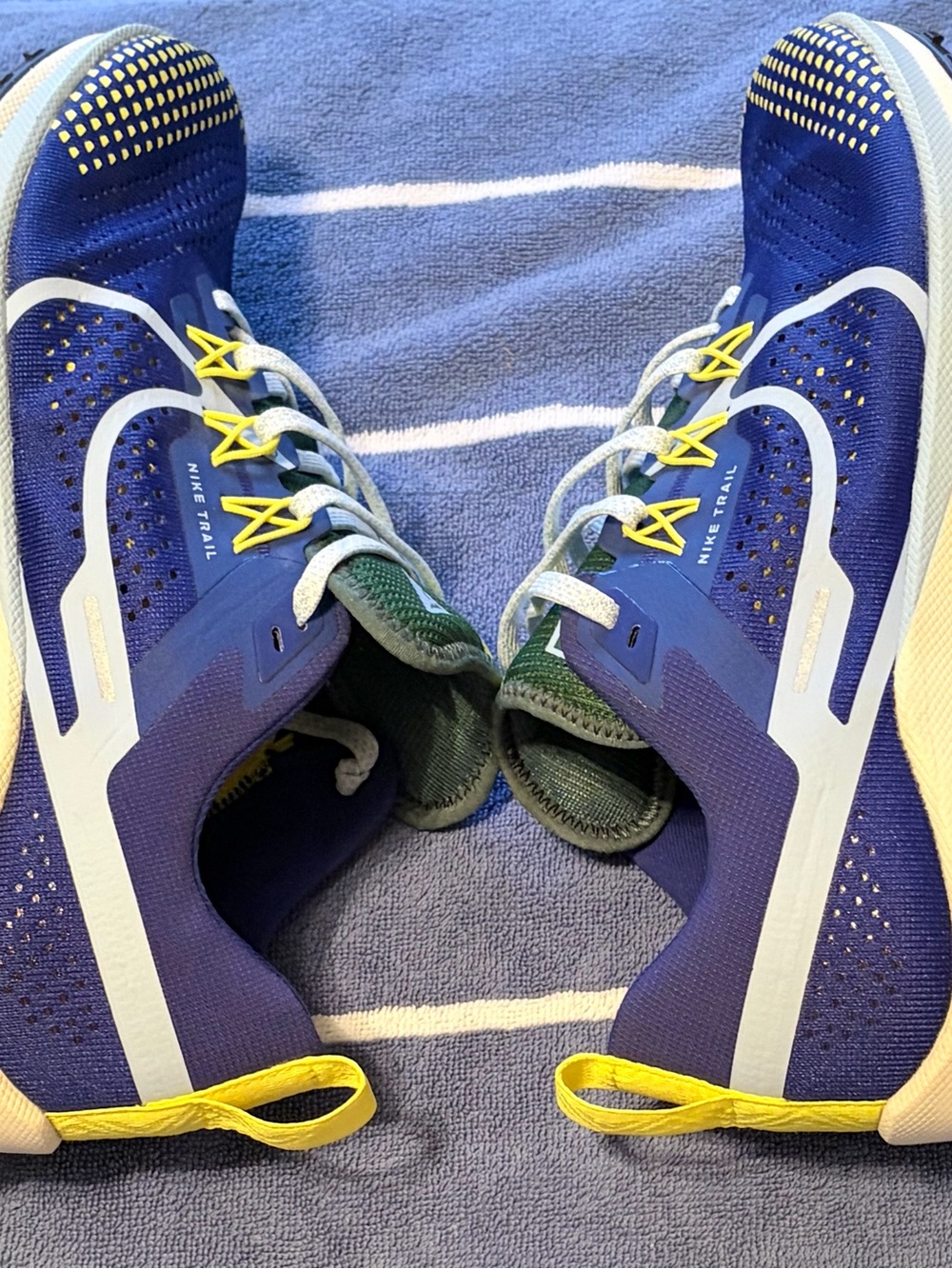 Nike React Pegasus Trail 4 Men’s Size 10 Blue Yellow DJ6158-400 - Picture 10 of 16